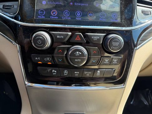 Used 2020 Jeep Grand Cherokee Limited RWD image 27
