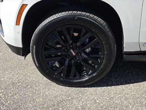 Used 2025 GMC Yukon XL Denali w/ Denali Reserve Package AWD/4WD image 2