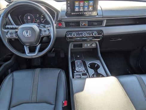 Used 2023 Honda Pilot Touring image 19