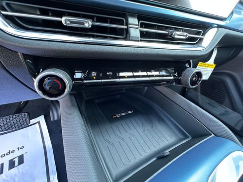 New 2025 Chevrolet Equinox EV LT image 20