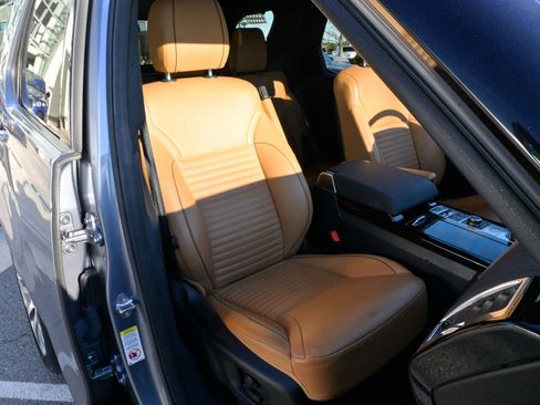 Used 2019 Land Rover Discovery HSE image 56