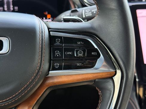 Used 2024 Jeep Grand Cherokee Summit AWD/4WD image 31
