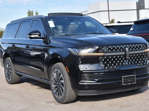 New 2025 Lincoln Navigator L Black Label image 10