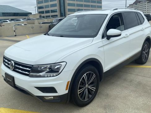 Used 2018 Volkswagen Tiguan SEL image 3