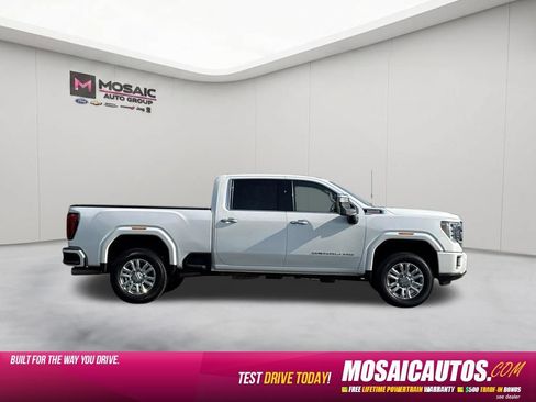Used 2023 GMC Sierra 3500 Denali w/ Technology Package AWD/4WD image 8