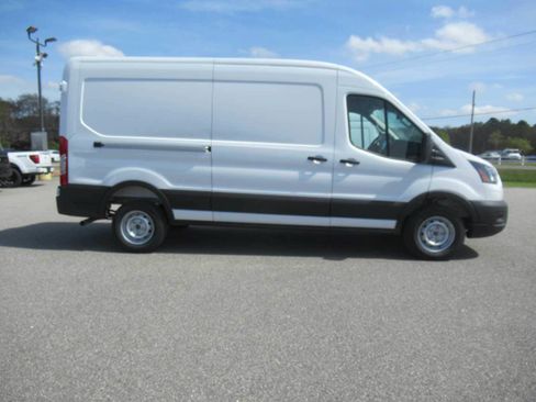 New 2026 Ford Transit 250 148 Medium Roof RWD image 4