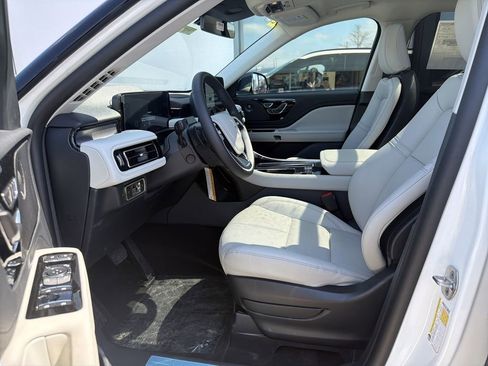 New 2026 Lincoln Aviator AWD image 5