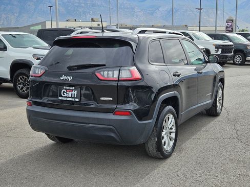 Used 2020 Jeep Cherokee Latitude FWD image 3