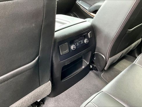 Used 2019 Chevrolet Tahoe LT AWD/4WD image 12