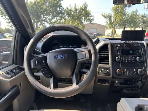 Used 2017 Ford F250 XL w/ Power Equipment Group AWD/4WD image 19