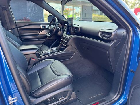 Used 2020 Ford Explorer ST w/ Premium Technology Package image 9