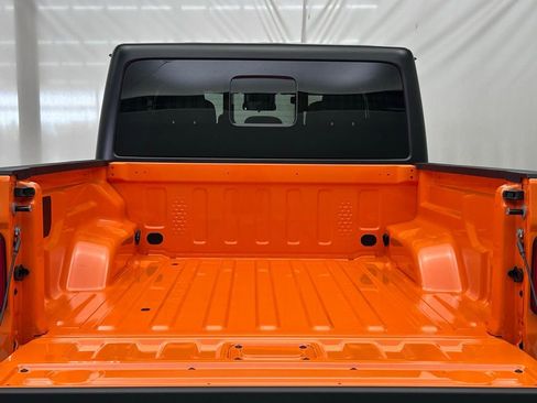 New 2025 Jeep Gladiator Sport image 10