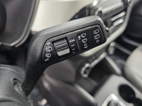 Used 2020 Ford Escape SE FWD image 35