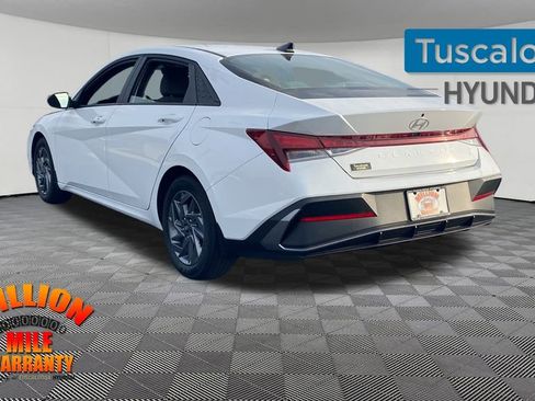 Used 2024 Hyundai Elantra SEL image 6