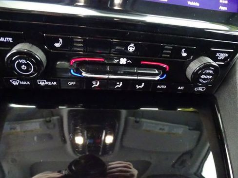 Certified 2023 Jeep Grand Cherokee Limited w/ Black Appearance Package AWD/4WD image 13