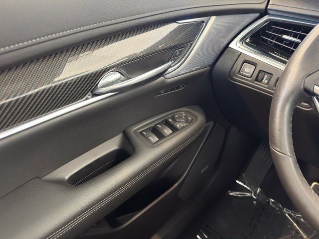 Certified 2024 Cadillac XT6 Sport w/ LPO, Onyx Lite Package AWD/4WD image 40