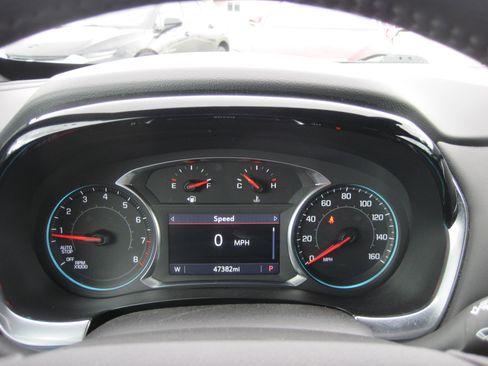 Used 2022 Chevrolet Traverse LT image 13