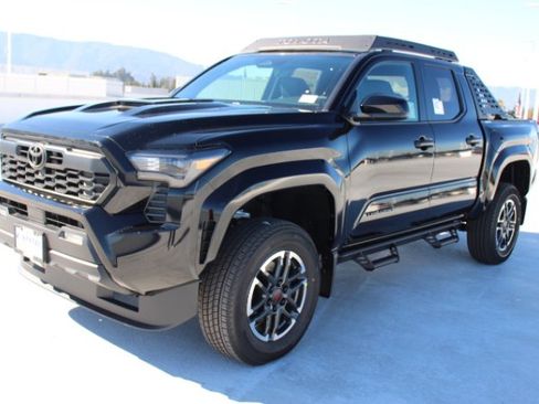 New 2025 Toyota Tacoma TRD Sport image 7