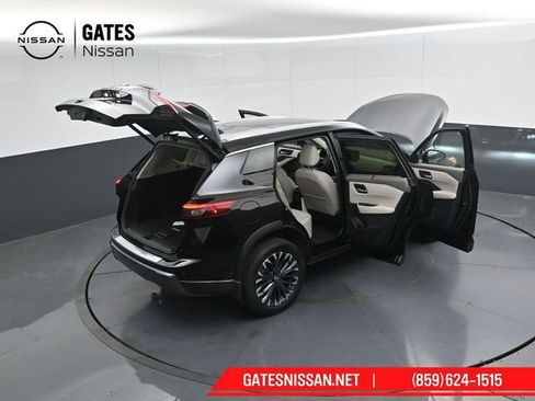 Used 2025 Nissan Rogue SL w/ Tech Package AWD/4WD image 54