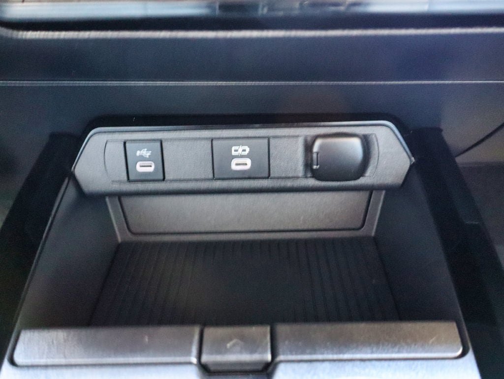 Used 2024 Toyota Prius LE AWD/4WD image 35