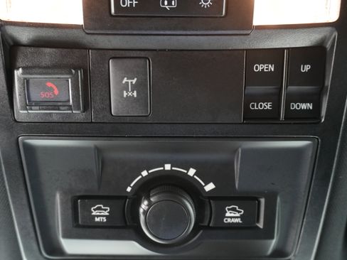 Used 2021 Toyota Tacoma TRD Off-Road w/ TRD Premium Off Road Package AWD/4WD image 29