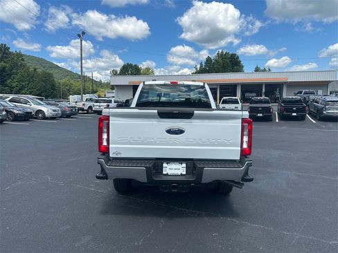 New 2026 Ford F250 XL w/ FX4 Off-Road Package image 6