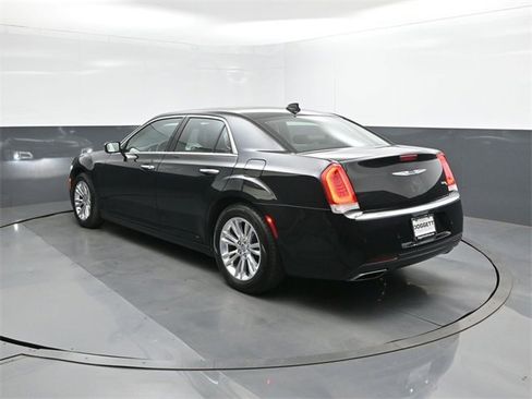 Used 2016 Chrysler 300 C w/ Safetytec Plus Group image 5