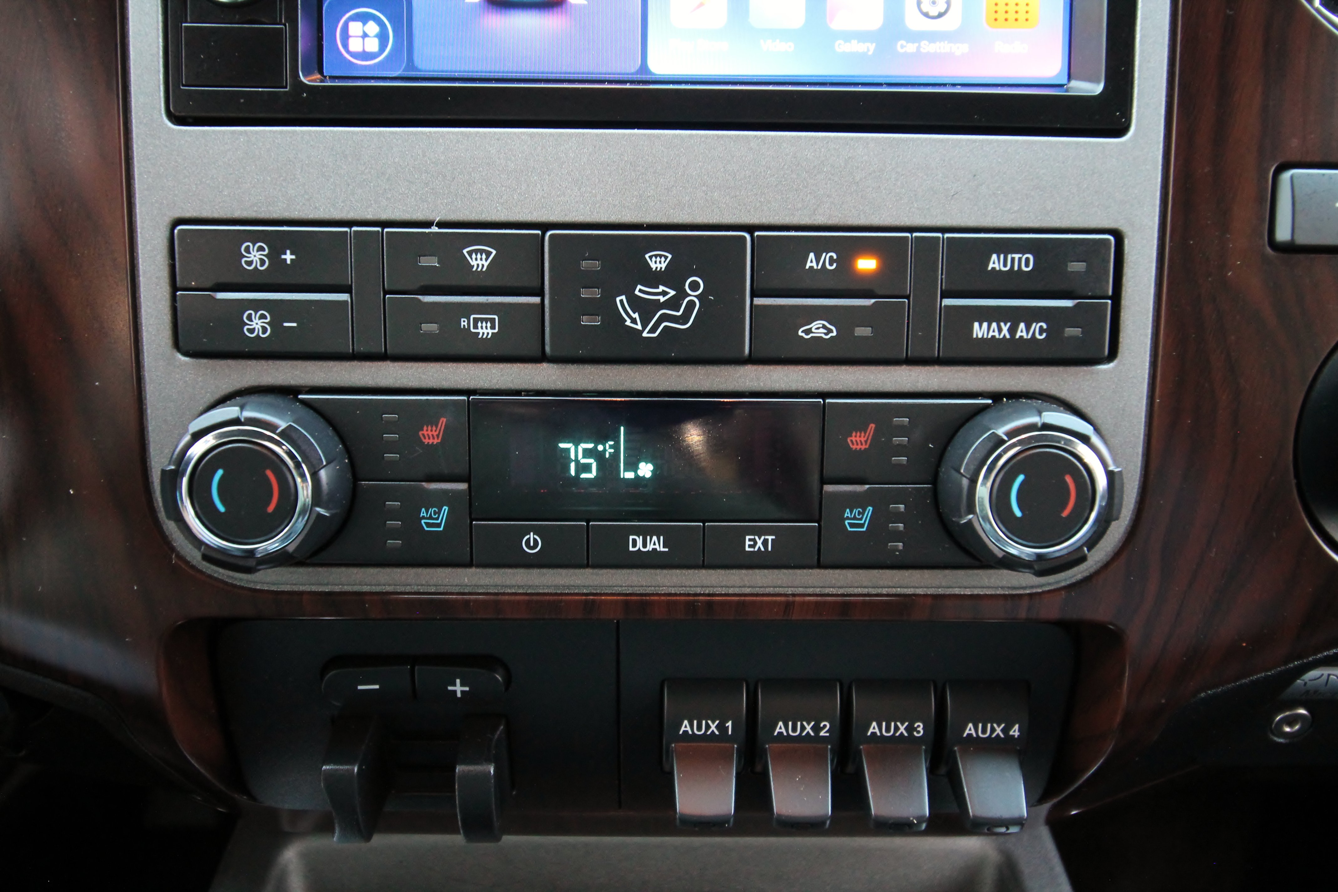 Used 2012 Ford F250 Lariat w/ Chrome Pkg AWD/4WD image 32