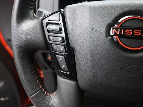 Used 2025 Nissan Frontier PRO-4X w/ Pro Convenience Package image 6