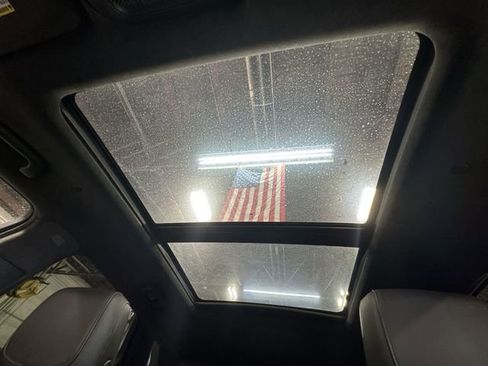 Certified 2019 Cadillac XT5 Platinum image 19