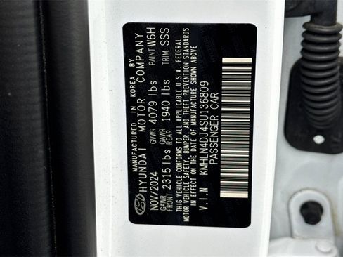 Used 2025 Hyundai Elantra Limited image 36