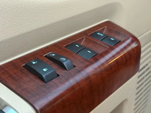 Used 2011 Ford F250 King Ranch w/ FX4 Off Road Pkg image 18