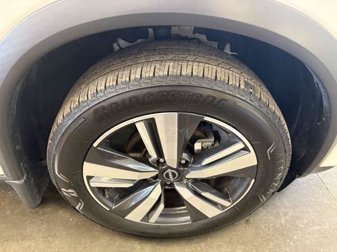 Used 2023 Nissan Rogue SL AWD/4WD image 13