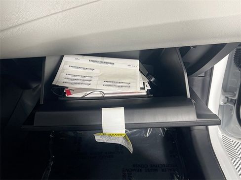 Used 2025 Toyota Corolla LE image 30