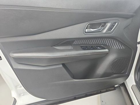 Used 2024 Nissan Ariya FWD image 16