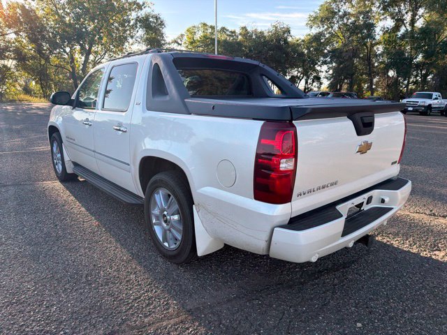 Used 2010 Chevrolet Avalanche LTZ AWD/4WD image 6