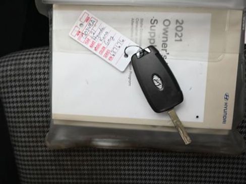Used 2021 Hyundai Kona SE image 10
