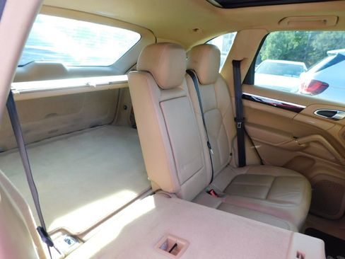 Used 2014 Porsche Cayenne image 39