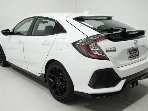 Used 2018 Honda Civic Sport image 6