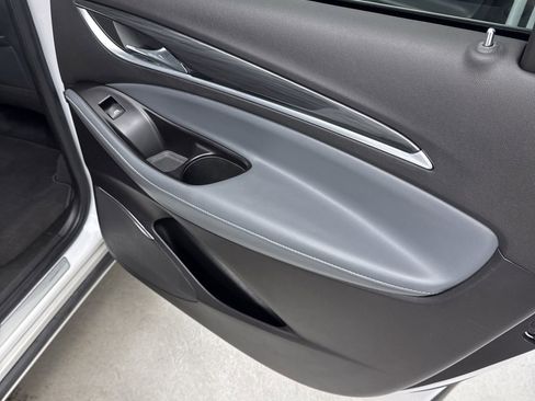 Used 2020 Buick Enclave Essence w/ Sound and Sites Package image 43