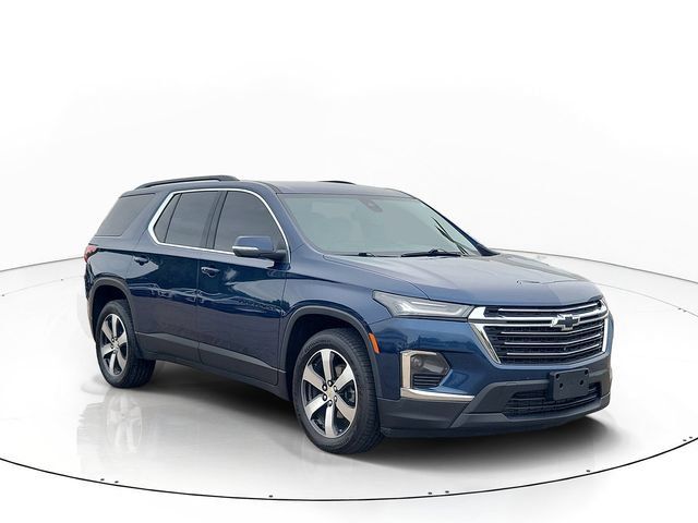 Used 2023 Chevrolet Traverse LT w/ LT Premium Package AWD/4WD image 2