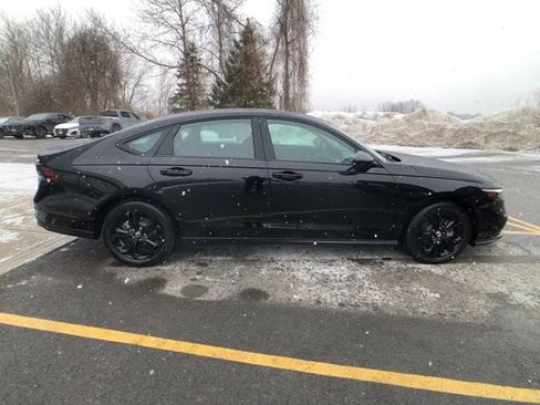 Used 2025 Honda Accord SE image 6