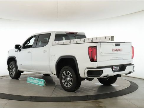 Used 2024 GMC Sierra 1500 AT4 w/ AT4 Preferred Package image 8