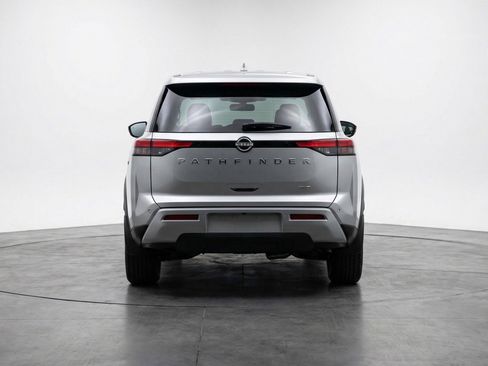 Used 2025 Nissan Pathfinder SV image 7