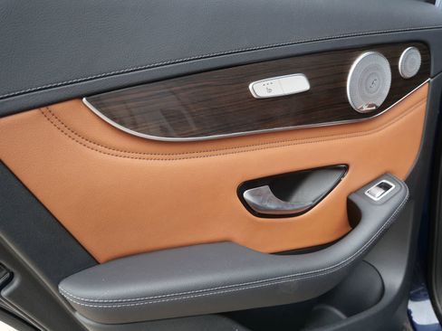 Used 2019 Mercedes-Benz GLC 300 4MATIC Coupe image 11