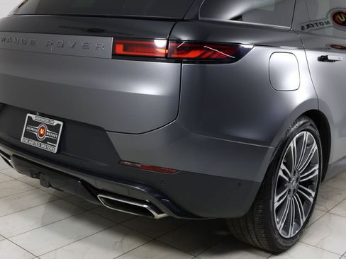 Used 2024 Land Rover Range Rover Sport SE AWD/4WD image 41