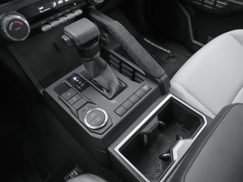 Used 2026 Toyota Tacoma SR5 RWD image 22