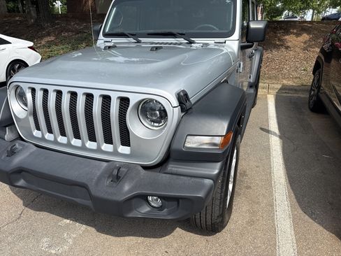 Used 2023 Jeep Wrangler Unlimited Sport AWD/4WD image 6