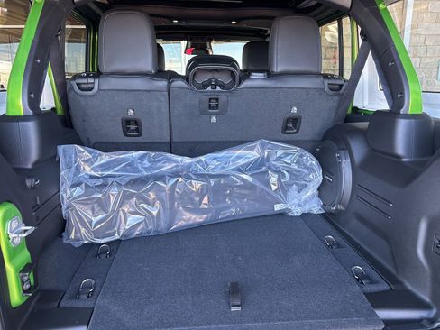 New 2026 Jeep Wrangler Unlimited Rubicon image 13