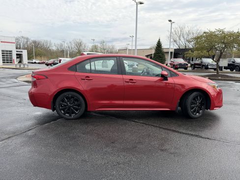 Certified 2021 Toyota Corolla LE image 10